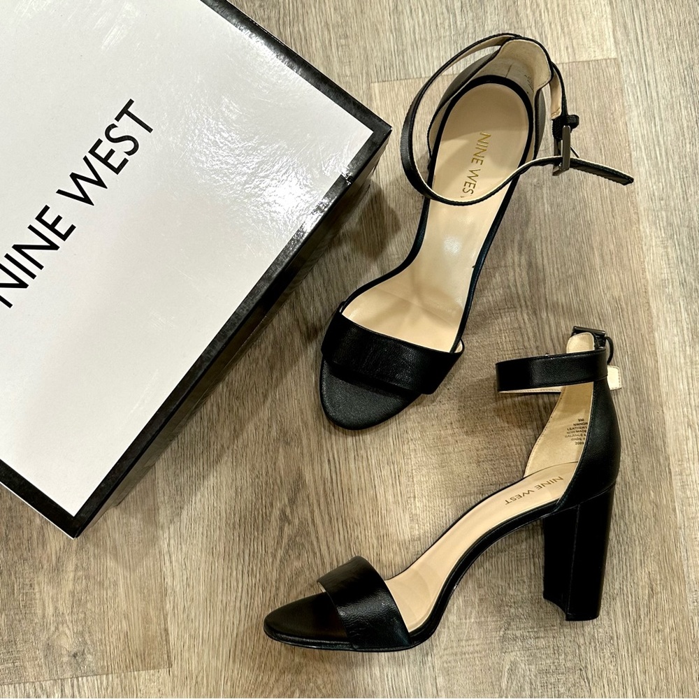 Nine West Nora Black Leather Chunk Heel